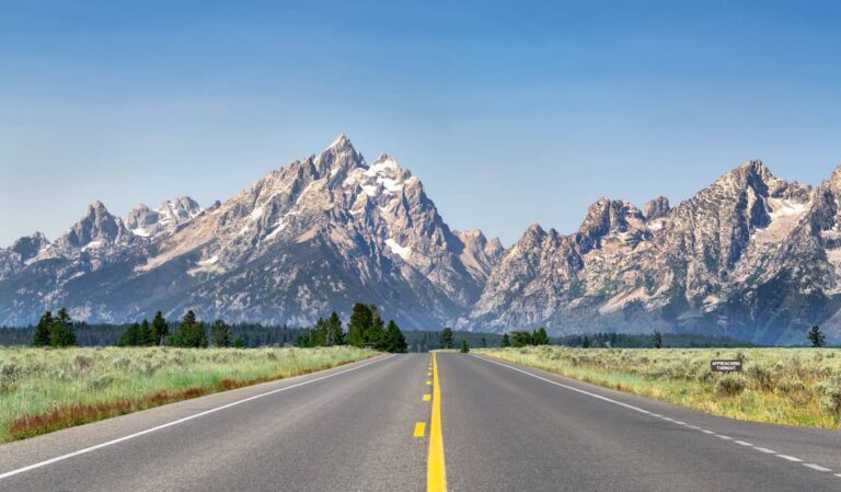 How to Find a Cheap Car Rental in 2025